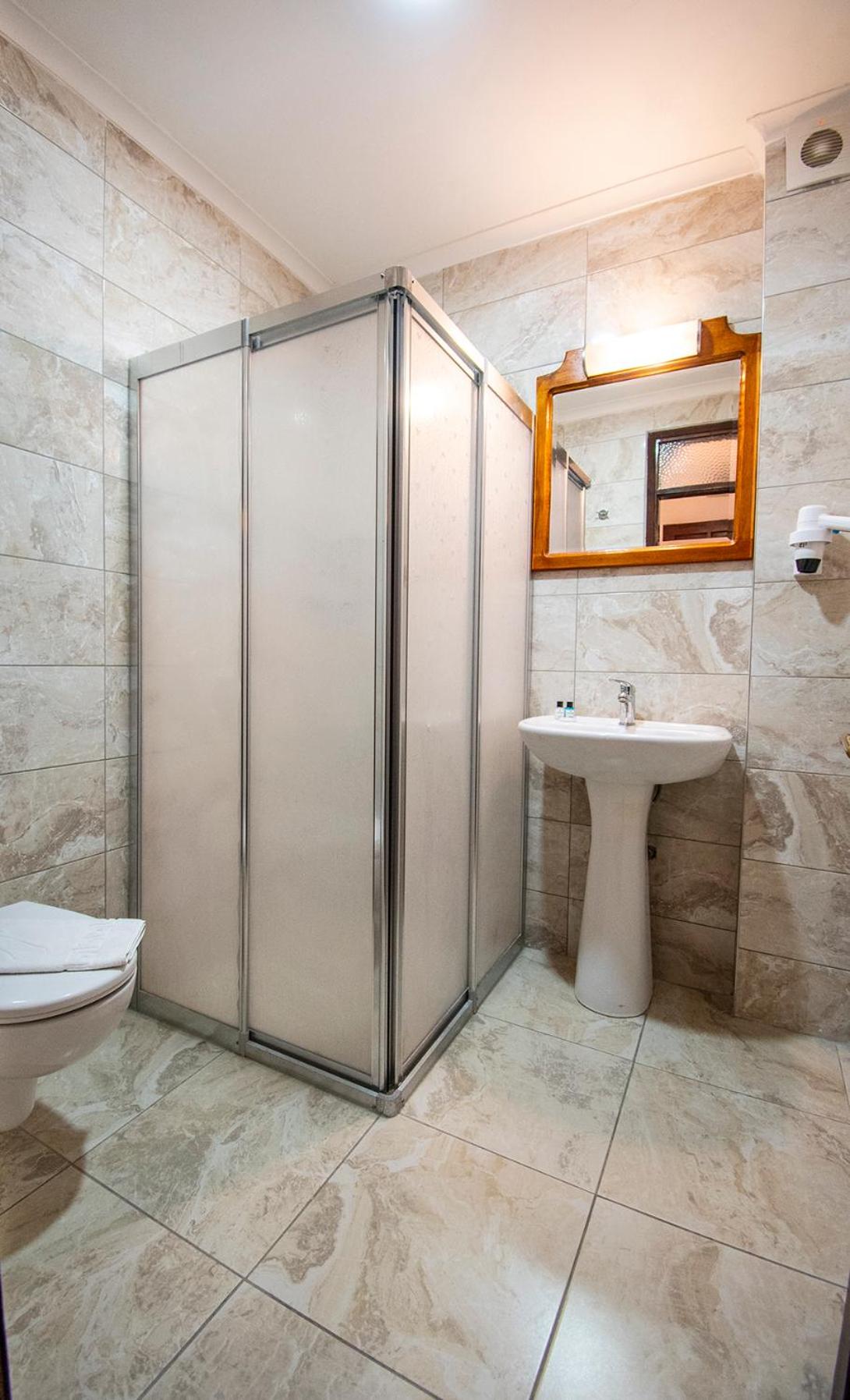 Standard Double or Twin Room with Sea View - Photo 10