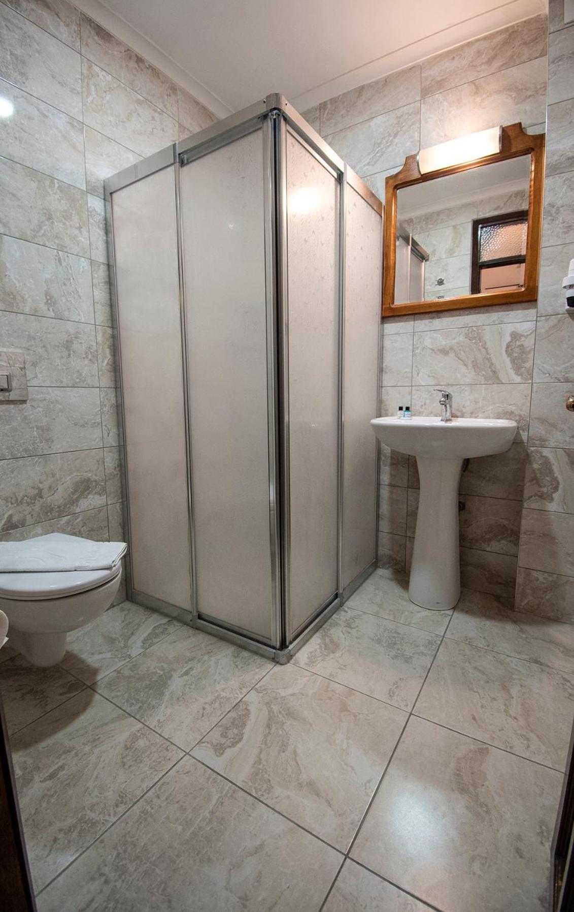 Standard Double or Twin Room with Sea View - Photo 8
