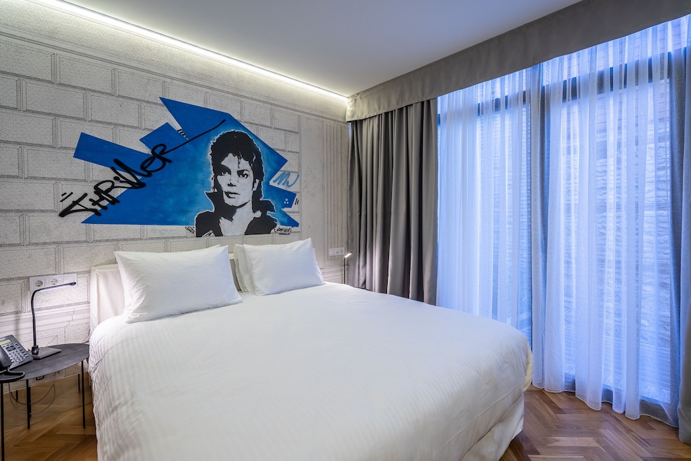 Standard Double Room - Photo 14