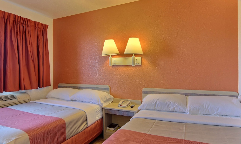 Deluxe Room, 2 Double Beds, Non Smoking, Refrigerator & Microwave photo 3