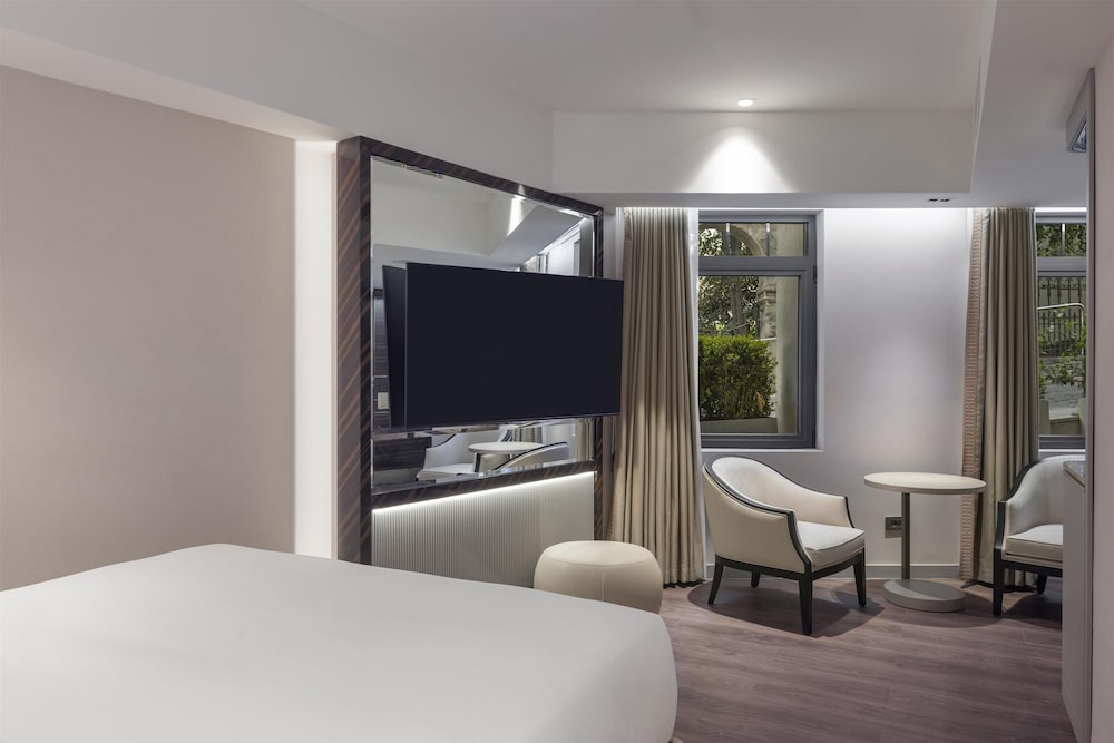Room, 1 Queen Bed, Accessible photo 2