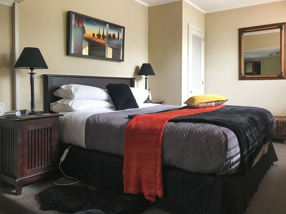 Standard Suite, 1 Bedroom, Non Smoking, Kitchen (The Cottage -self catered) photo 3