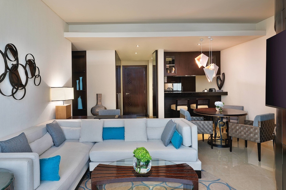 Suite, 2 Bedrooms, City View - Photo 1