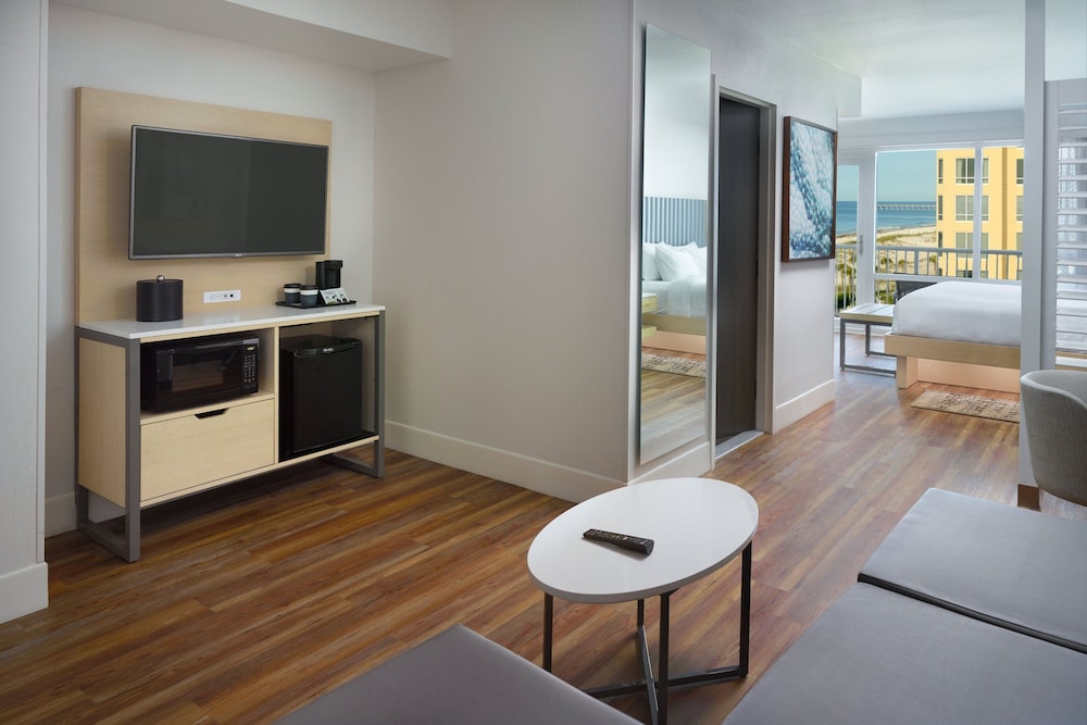 Studio, Multiple Beds, Pool View (Balcony) - Photo 3