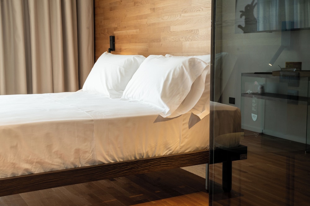 Deluxe Room, City View