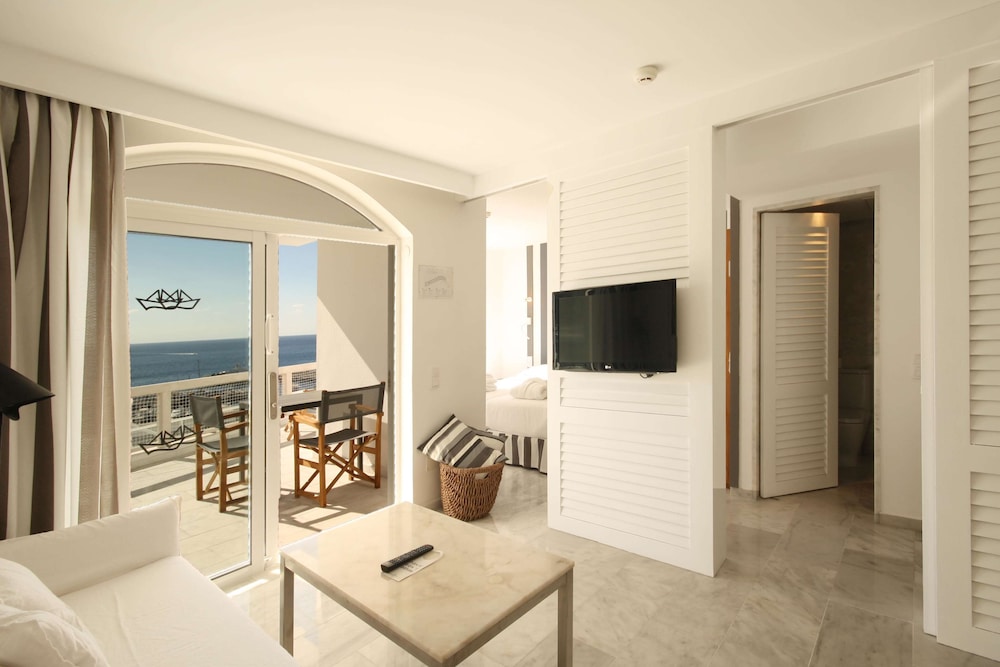 Standard Apartment, Terrace, Partial Ocean View