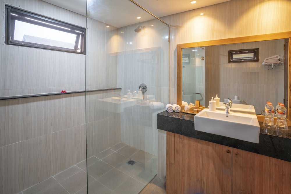 Deluxe Room, Pool View - Photo 5