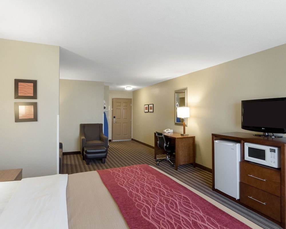 Standard Room, 2 Queen Beds, Non Smoking - Photo 1