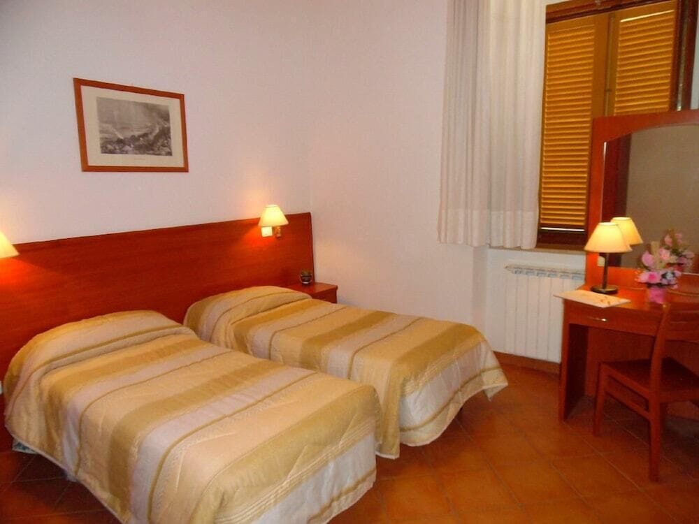 Double or Twin Room photo 3