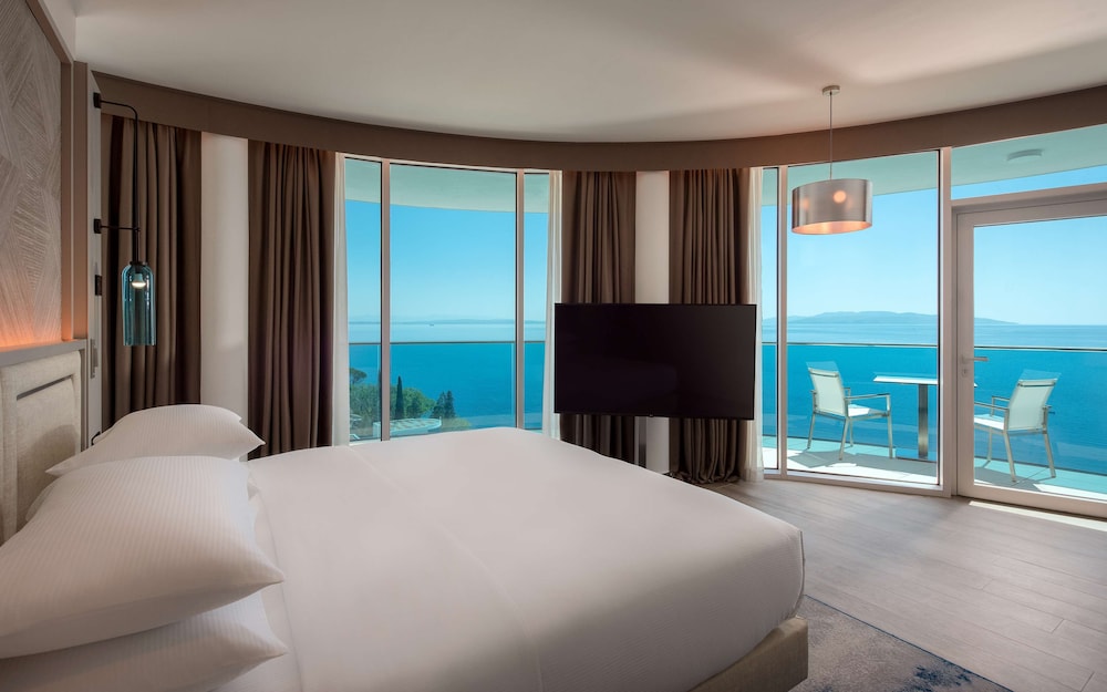 Executive Room, 1 King Bed - Photo 7