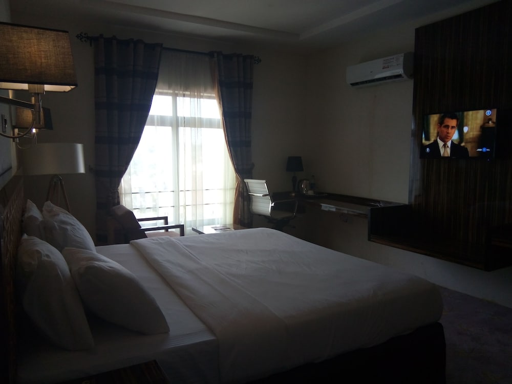 Premium Suite