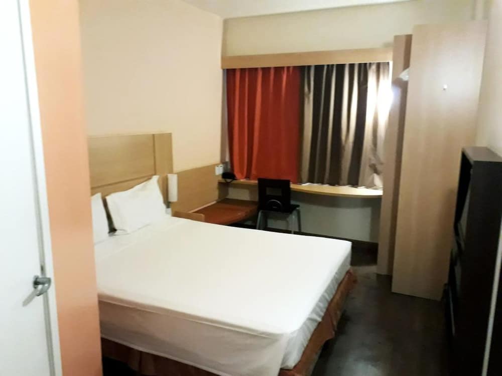 Standard Room, Multiple Beds photo 1