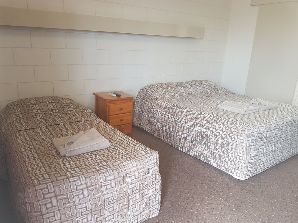 Business Twin Room, 1 Bedroom, Microwave