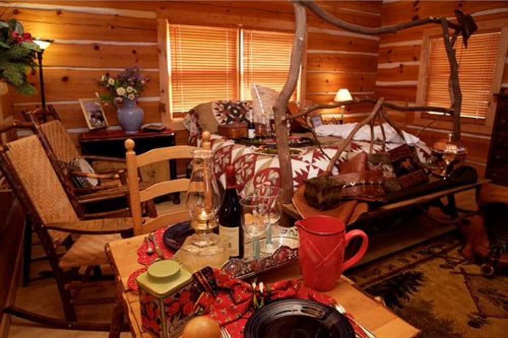 Whisperwood Cabin photo 1