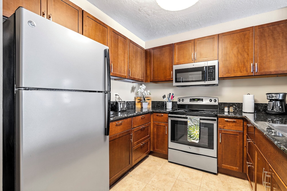 Condo, 1 King Bed With Sofa Bed, Hot Tub, Ocean View photo 2