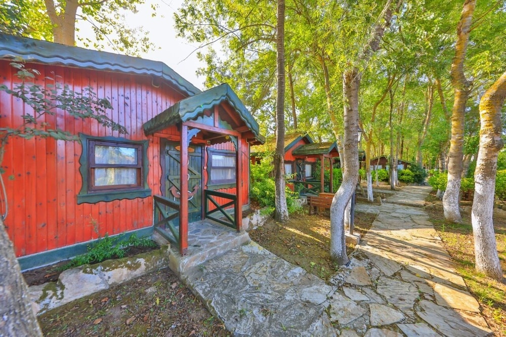 Garden View Bungalow photo 3