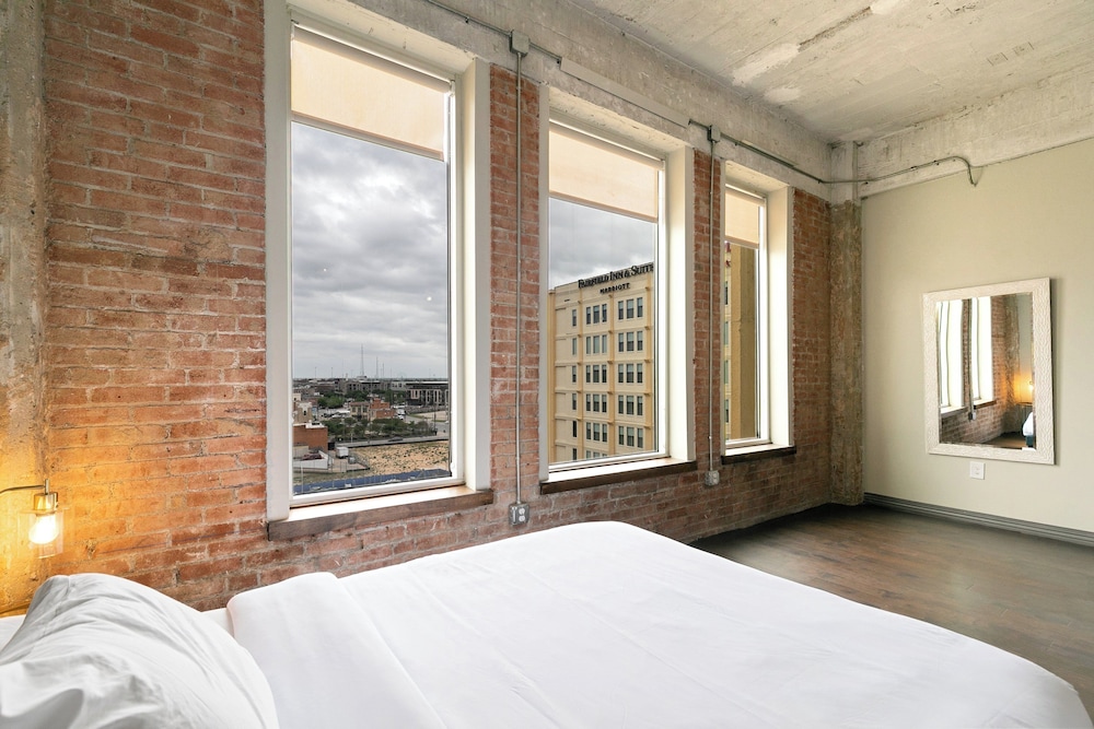 Premier Apartment, 2 Bedrooms, City View photo 3