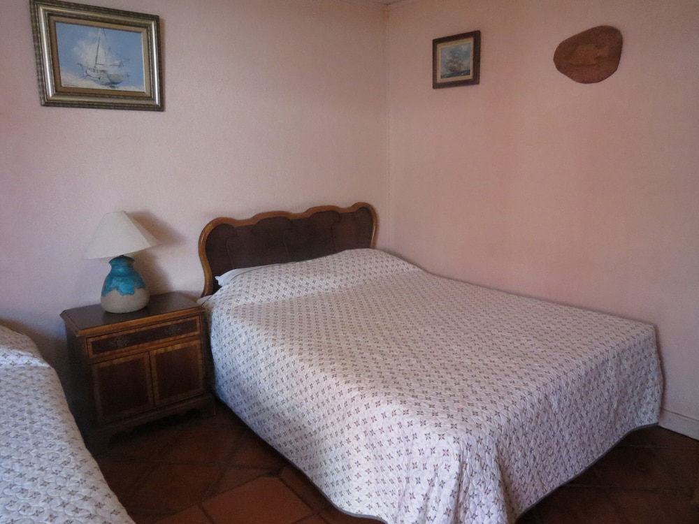 Standard Room - Photo 7