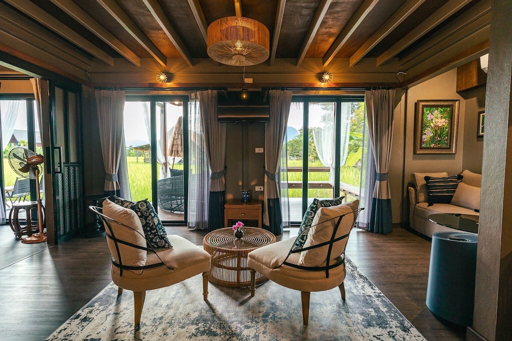 Premium Duplex - Photo 1