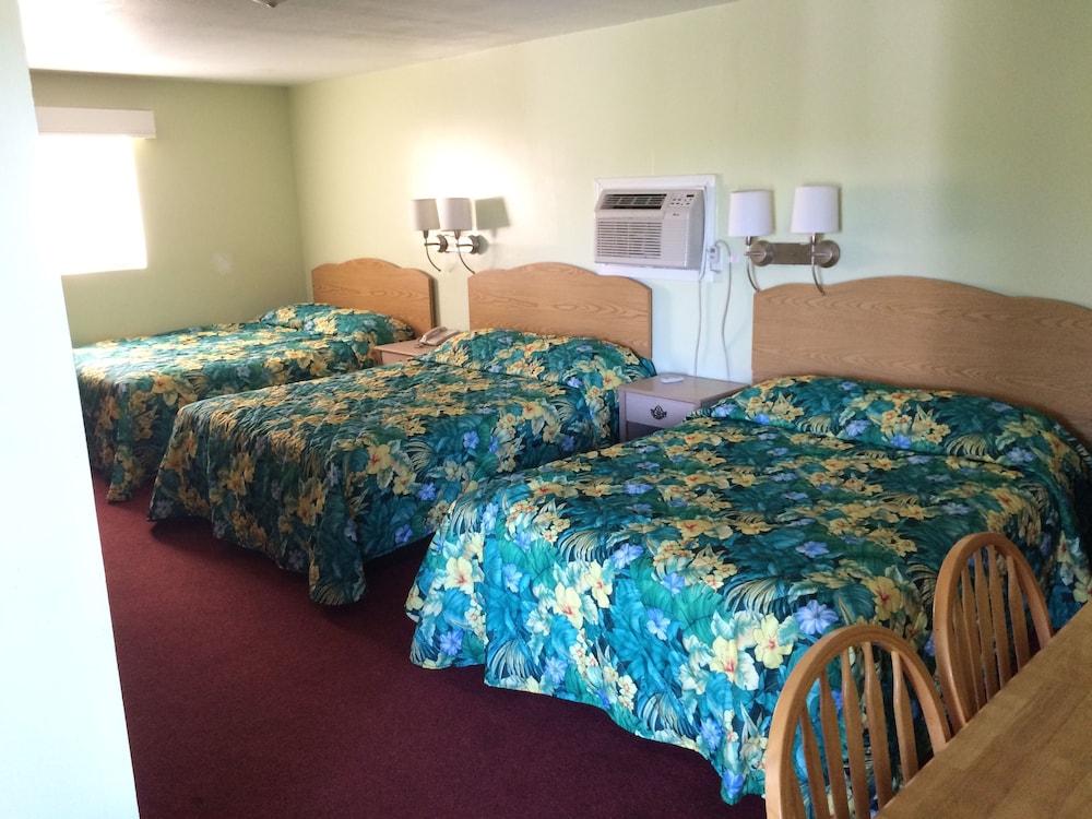 Comfort Room, 3 Queen Beds photo 1