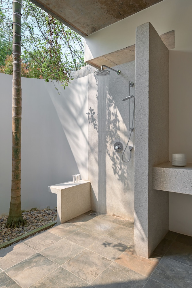 2-Bedroom Pool Villa photo 2