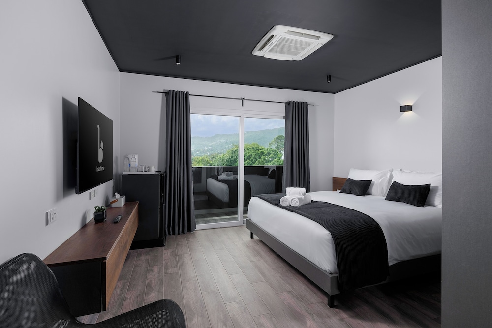 Deluxe Double Room, Balcony, Mountain View - Photo 1