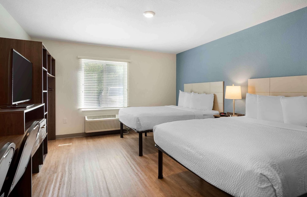 Standard Studio, 2 Queen Beds, Non Smoking, Refrigerator & Microwave