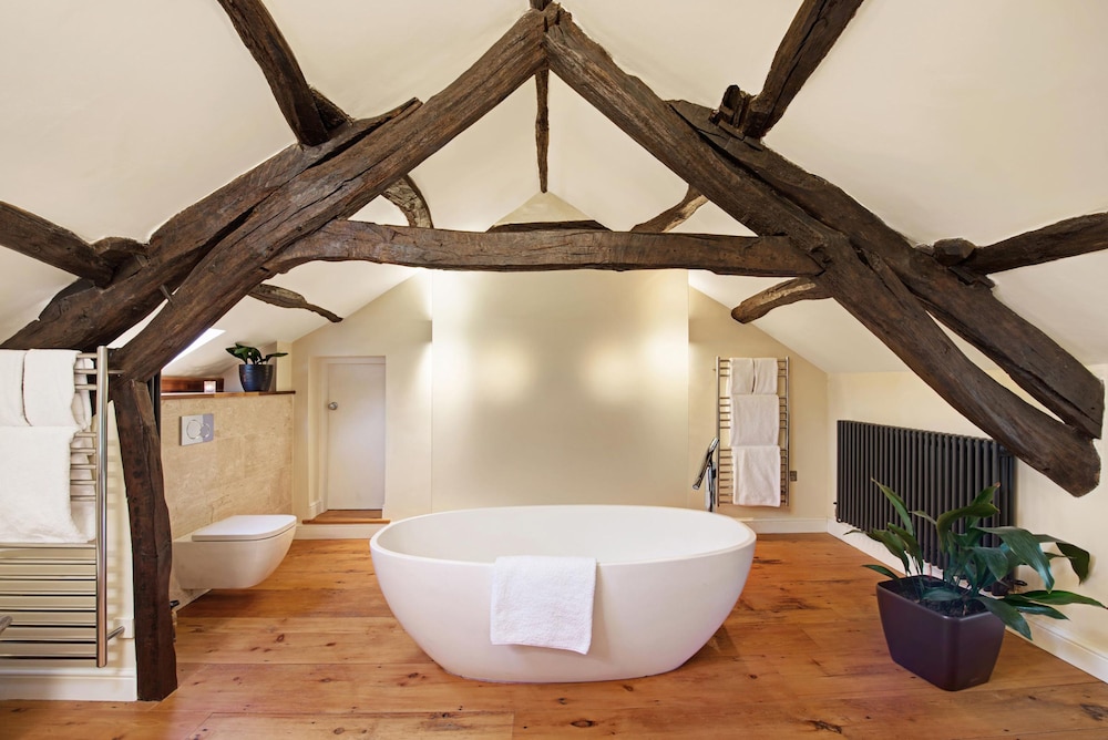 Suite (Tatham) photo 1