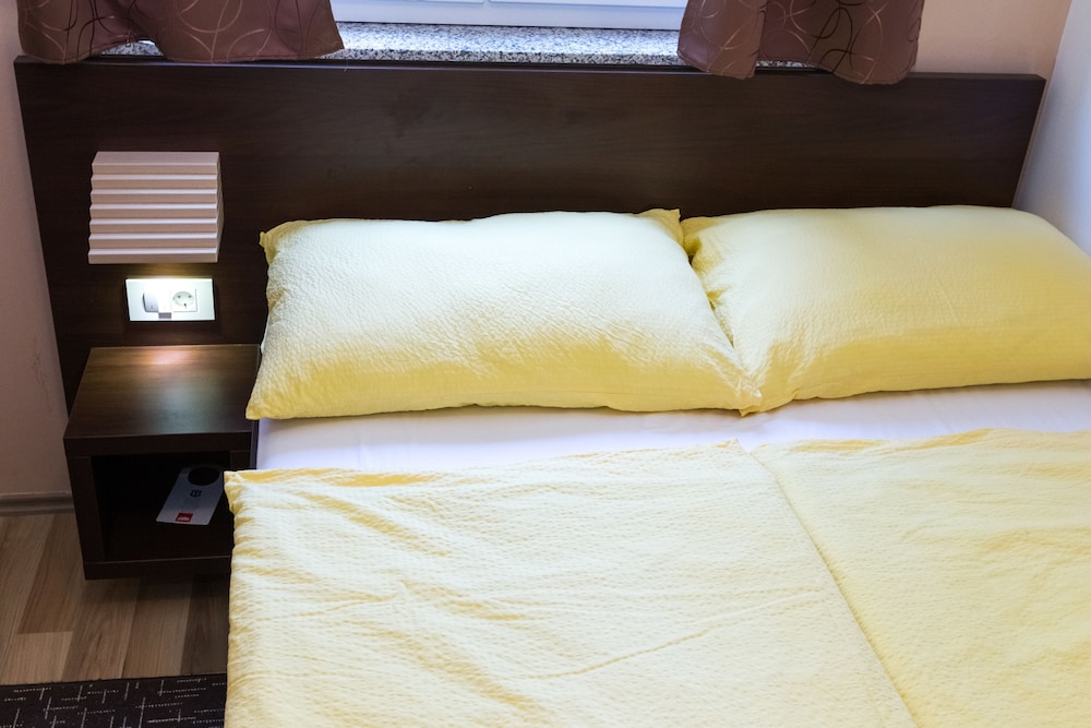 Economy Double Room photo 1