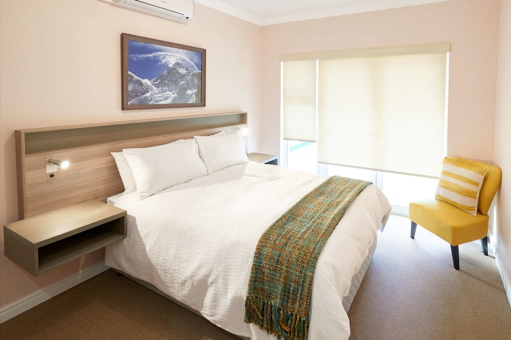 Luxury Double Room, 1 Bedroom, Private Bathroom, Pool View