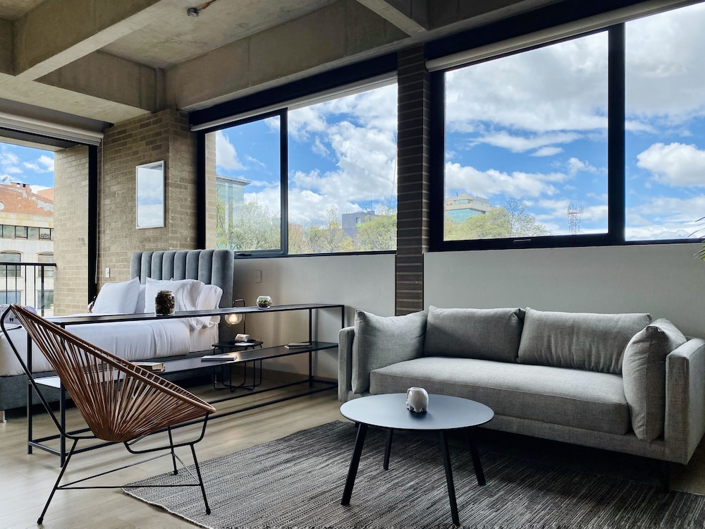 Apartment (502)