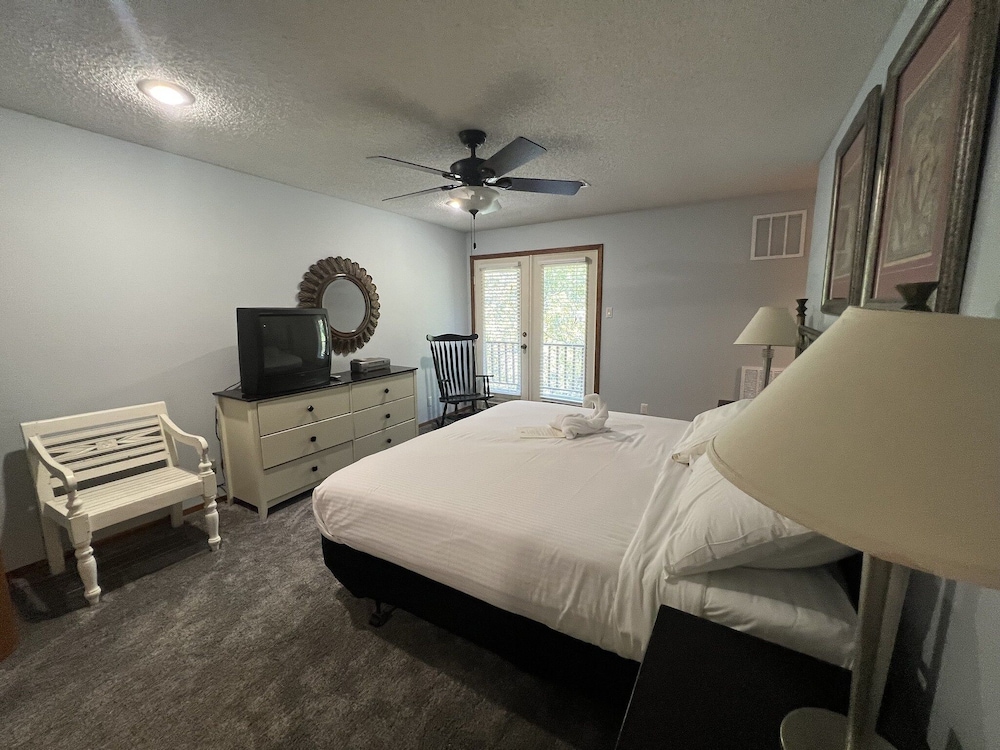 Condo, 2 Bedrooms photo 1