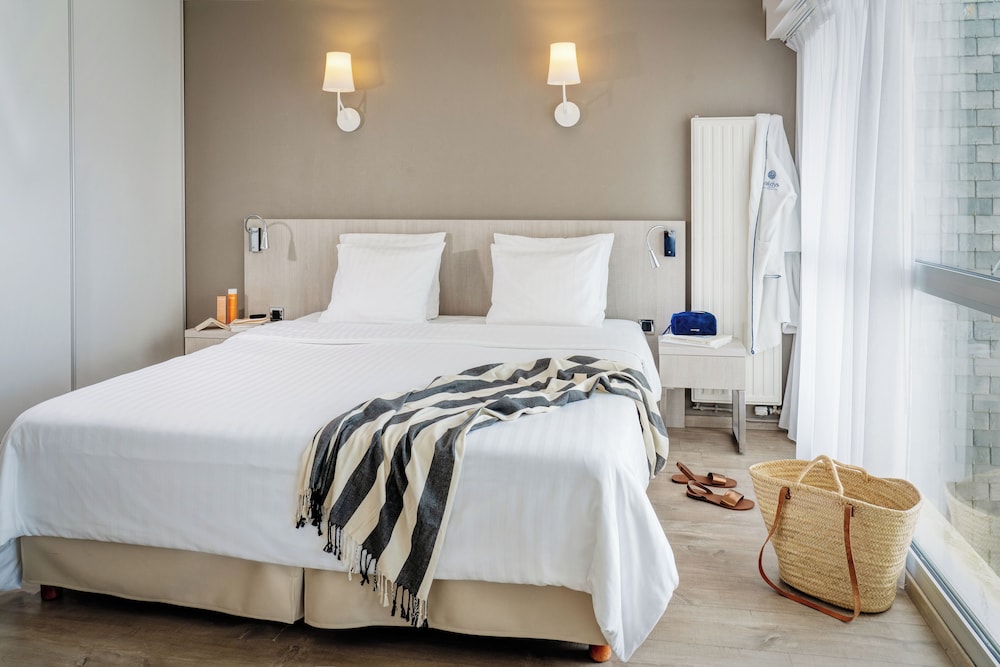 Junior Suite, Balcony, Sea View (Spa Access)