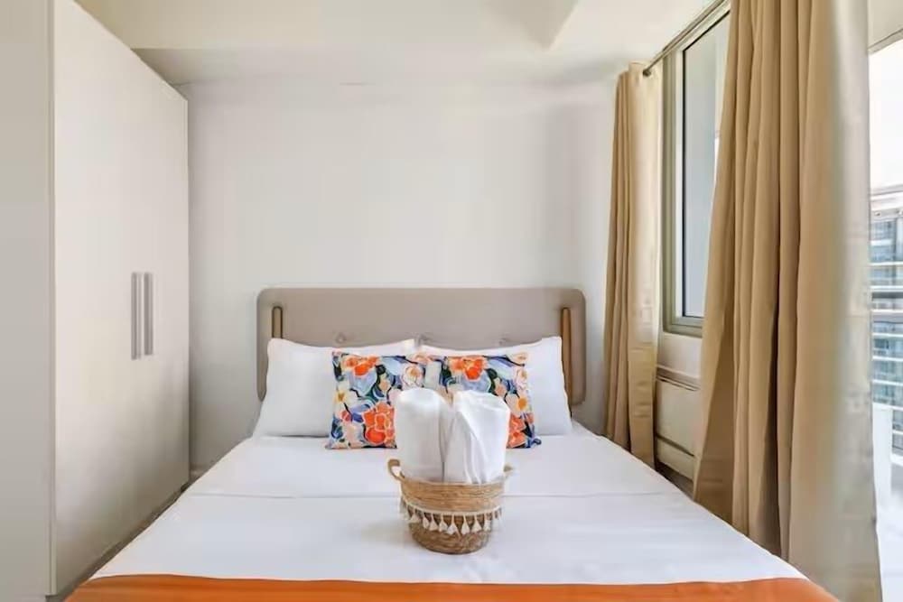 Family Apartment, 2 Bedrooms, Beach View, Beachfront photo 2