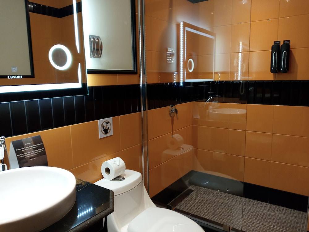 Economy Double Room, 1 Double Bed, Non Smoking, Lake View photo 2