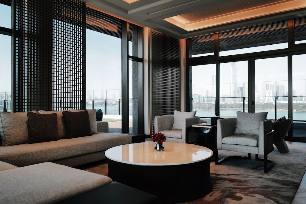 Penthouse, Non Smoking