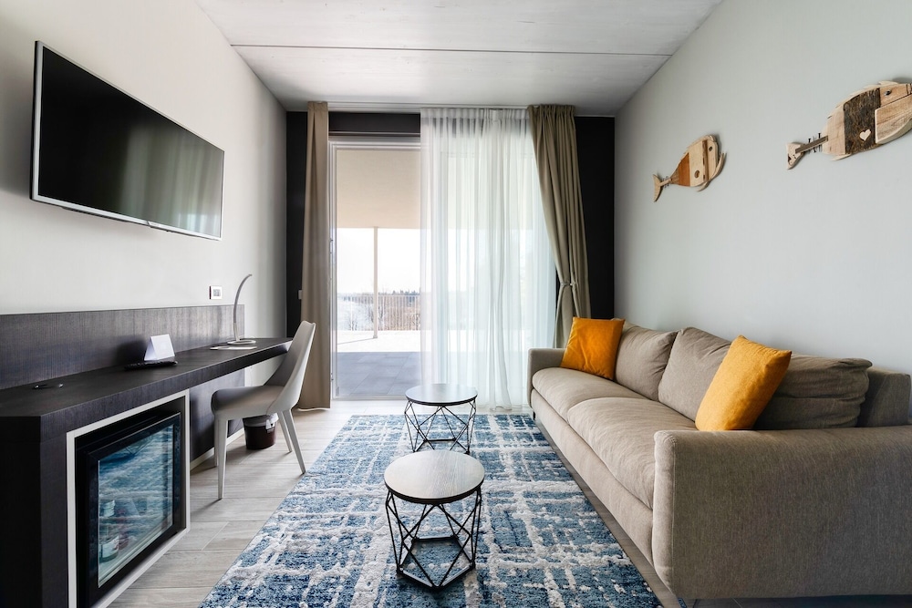 Studio Suite, 1 Bedroom photo 3