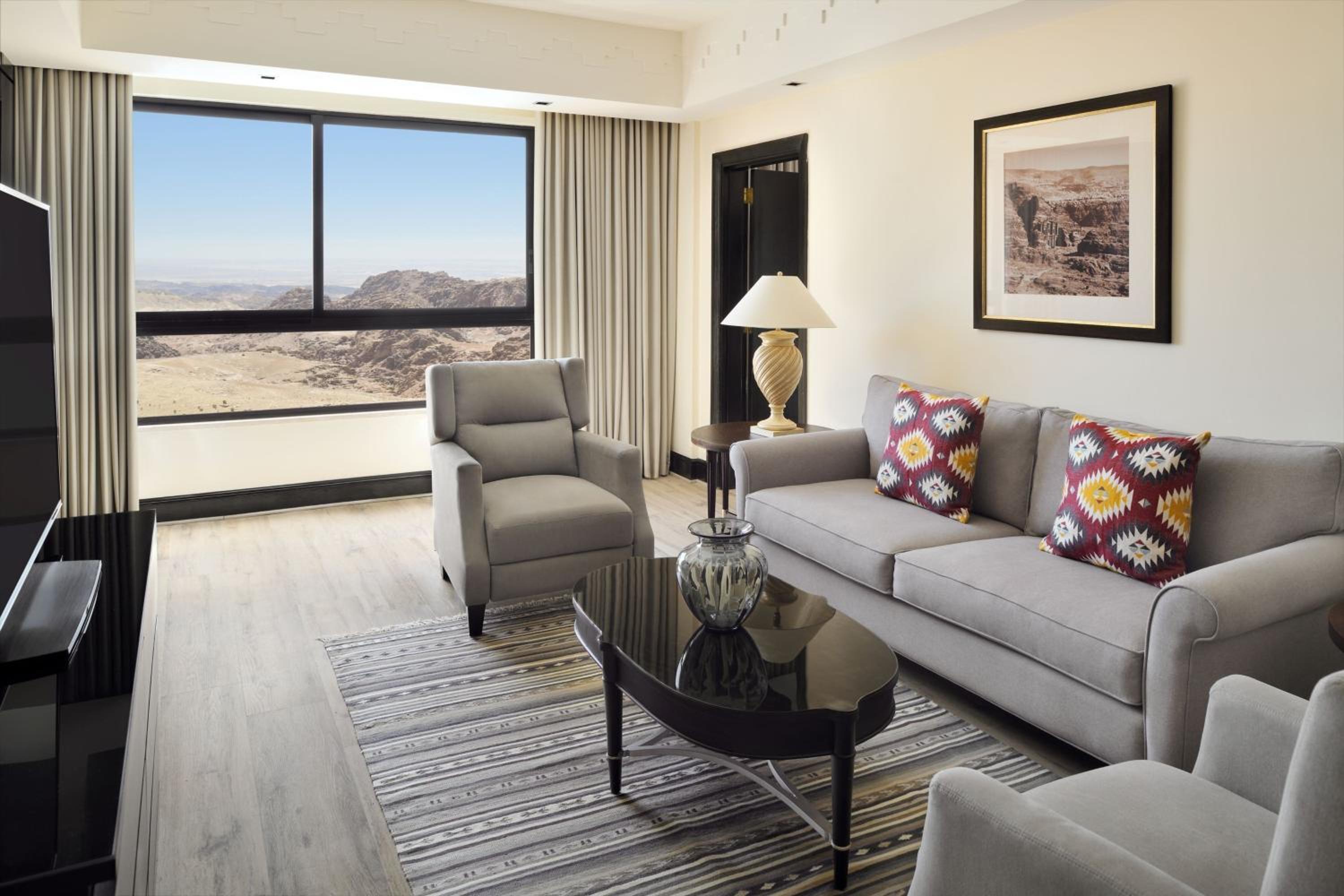 1 Bedroom Suite, 1 King photo 2