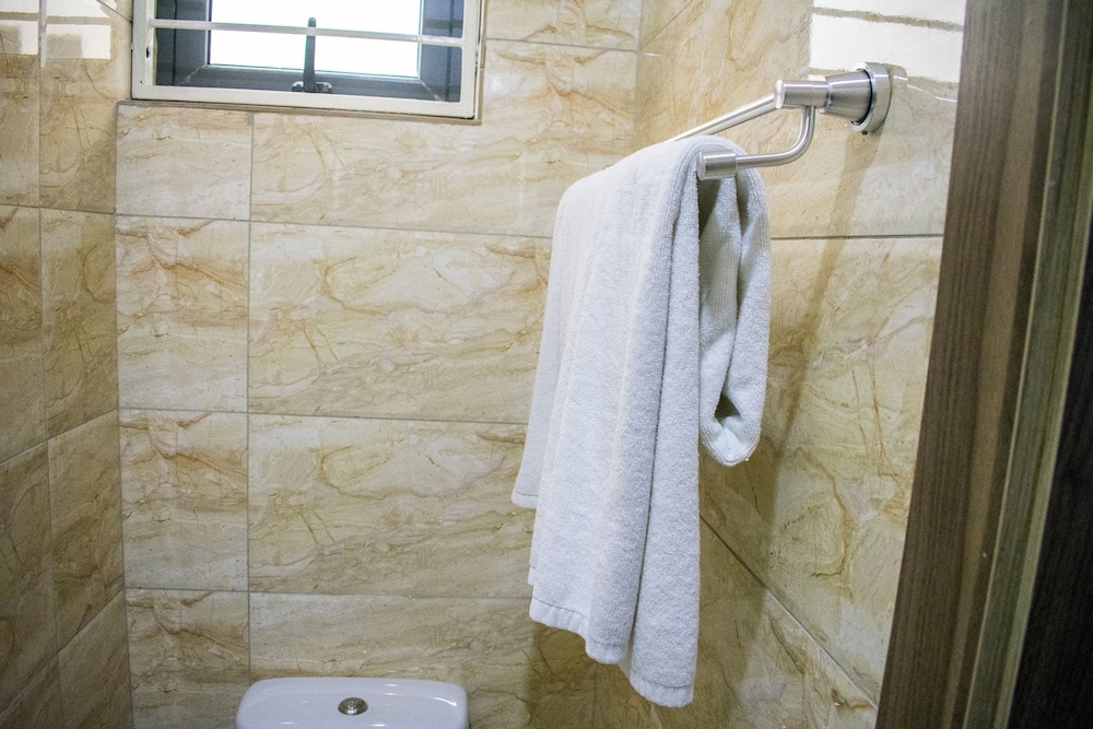 Deluxe Room - Photo 16