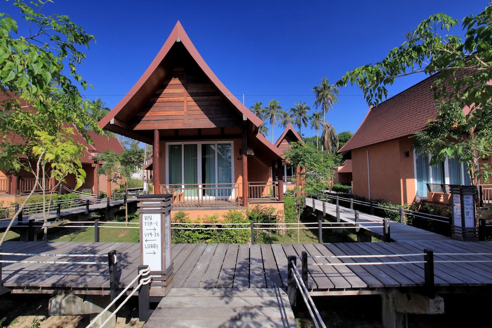 Garden Villa King Bed photo 3