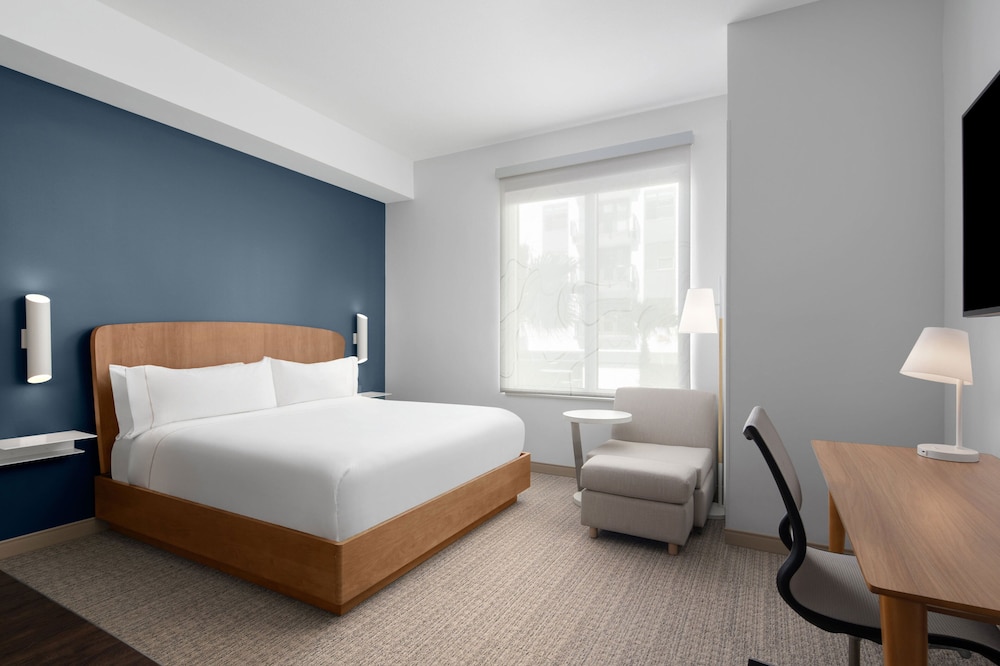Standard Room, 1 King Bed (Mobility/Hearing Access, Transf Shwr)