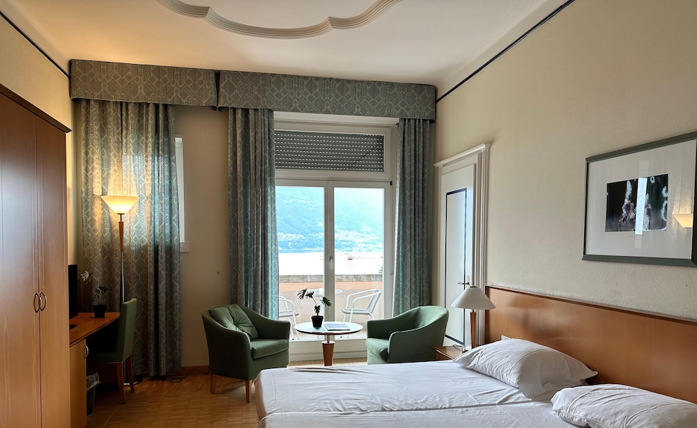 Classic Double or Twin Room, Lake View