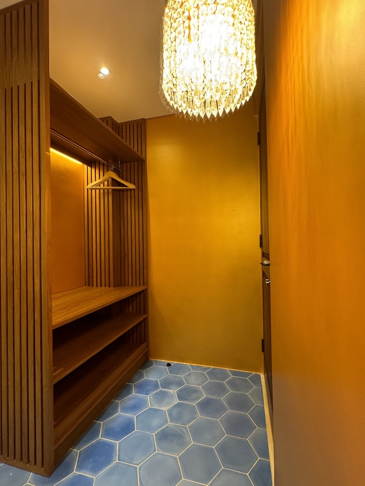 Design Double Room, Non Smoking, Pool View - Photo 3