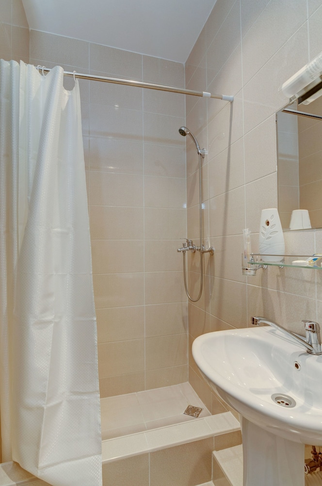 Double Room, Balcony (4th Floor) photo 3