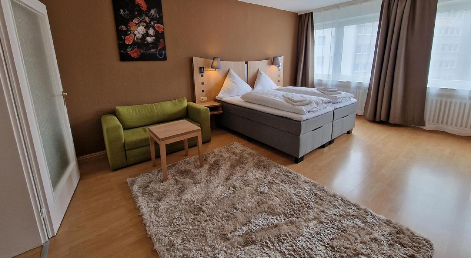 One-Bedroom Apartment photo 2