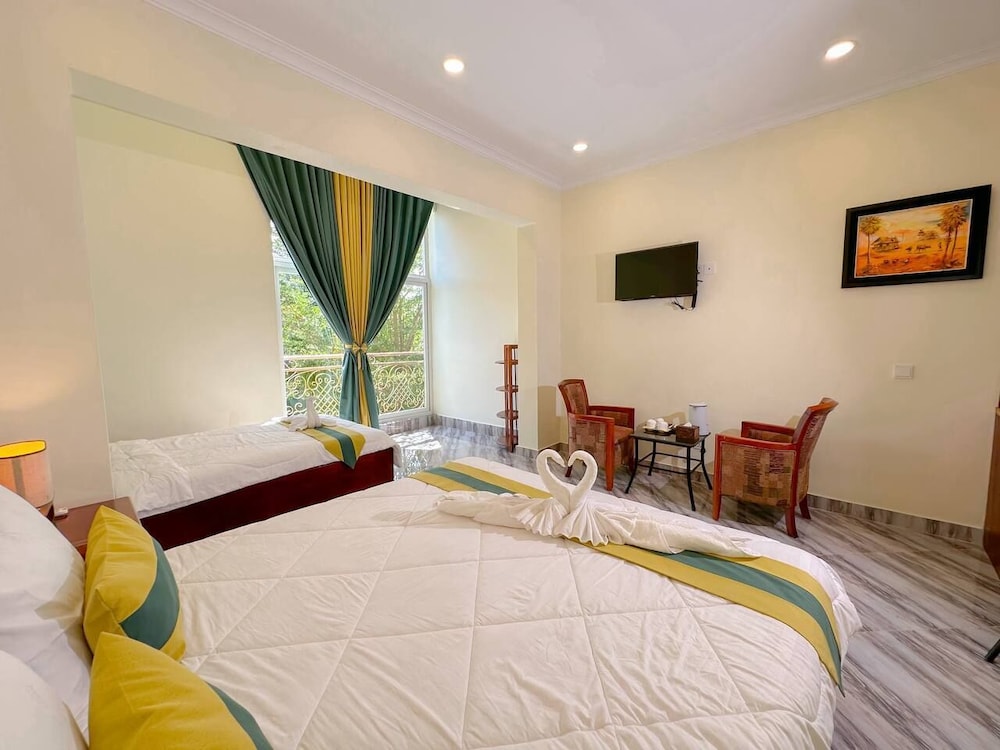 Family Twin Room, 2 Bedrooms, Pool View photo 1
