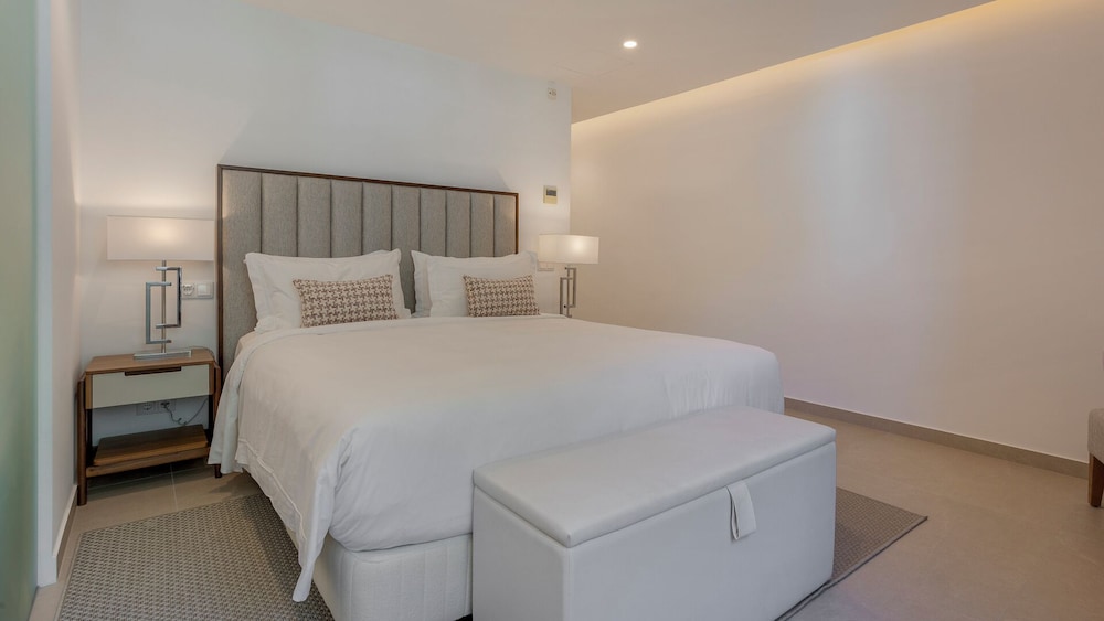 4 Bedrooms Terrace