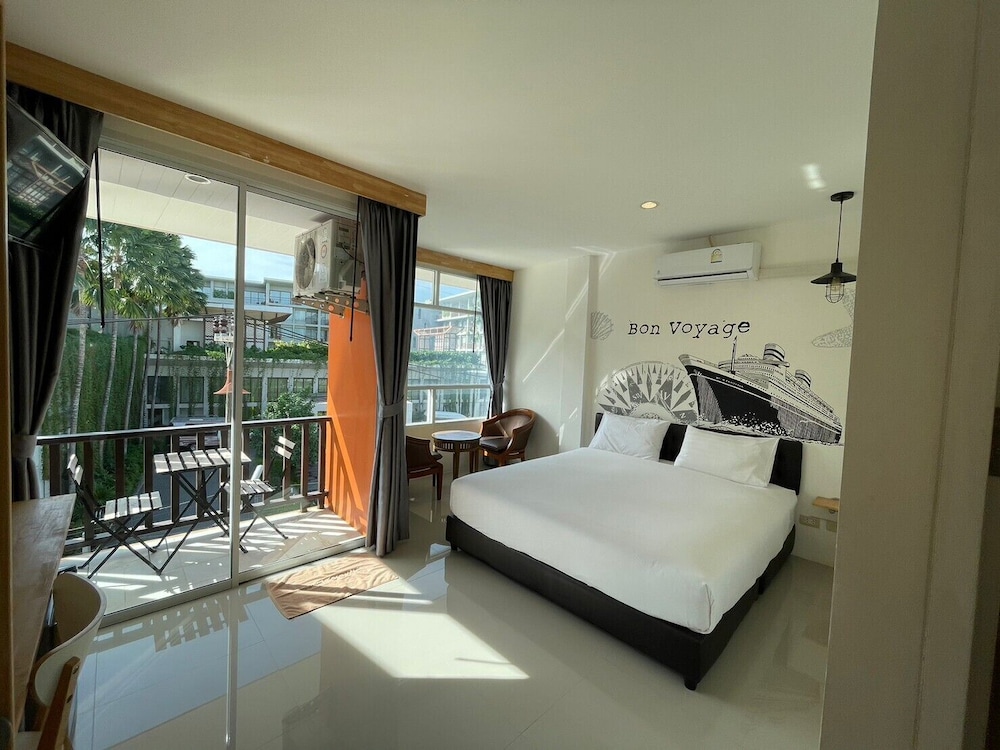 Deluxe Double Room with Balcony