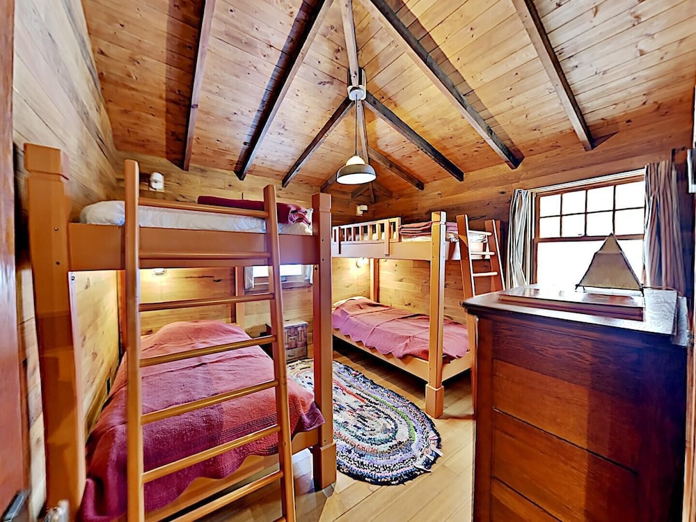 Cabin, Multiple Beds, Kitchen photo 3