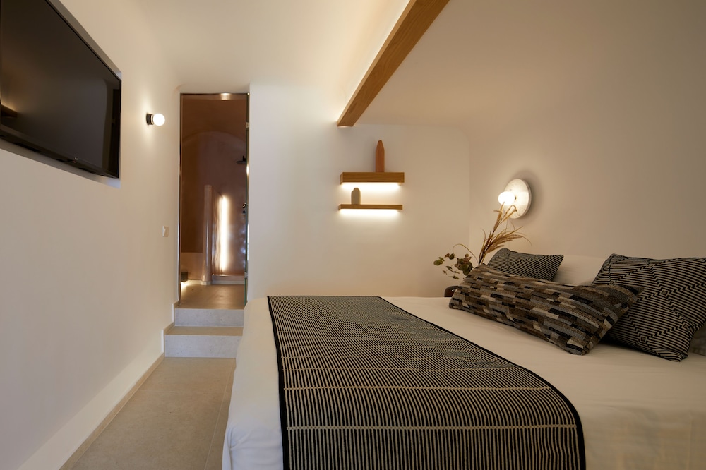 Honeymoon Suite, Hot Tub - Photo 38